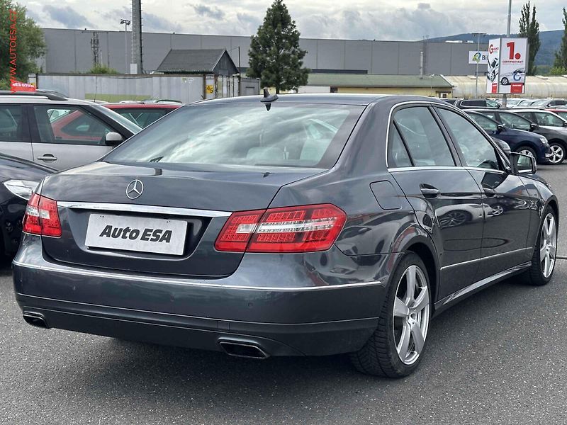 Mercedes-Benz Třídy E (2012) 3.0 CDi E 300 CDi, AT, bixen - fotka 4 z 18