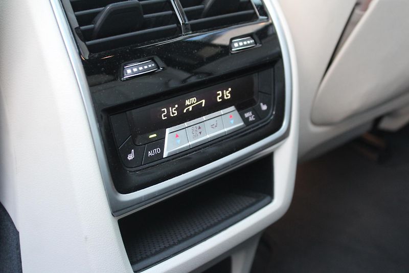 BMW X5 M50d - fotka 12 z 27