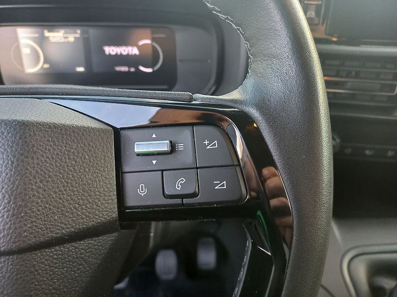 Toyota ProAce City SWB Active Mutimedia  1.5 - fotka 13 z 16