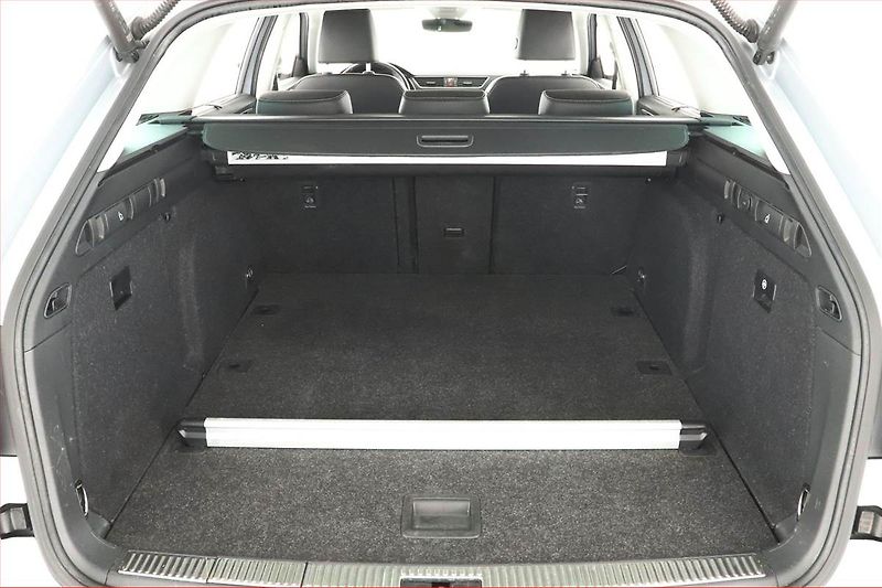 Škoda Superb (2023) Style 2.0 TDI - fotka 11 z 20