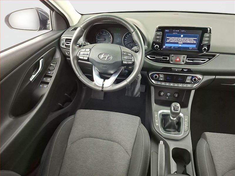 Hyundai i30 (2023) Smart 1.5 T-GDI MHEV - fotka 7 z 15