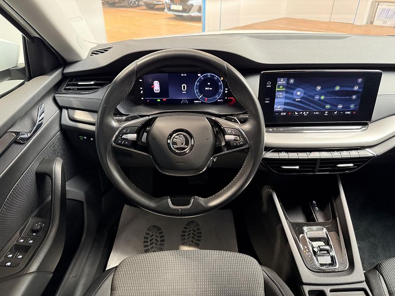 Škoda Octavia 2.0 TDI 110kW DSG Ambition Com - fotka 6 z 13