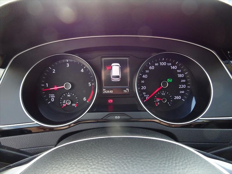 Volkswagen Passat 2,0 TDi 140kW 4x4 - fotka 23 z 26