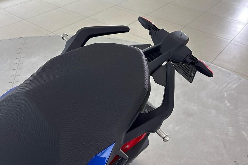 BMW MOTO F 900 XR - fotka 9 z 13
