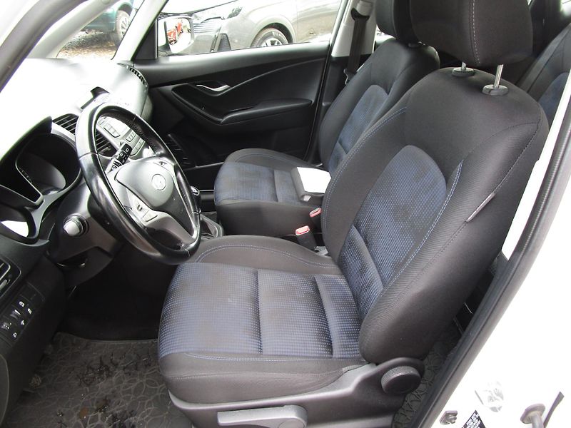 Hyundai ix20 1,4-66KW-KOUPEN V ČR - fotka 7 z 14