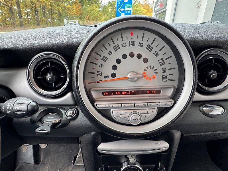 Mini One (2011) 1.6 16V - fotka 15 z 25