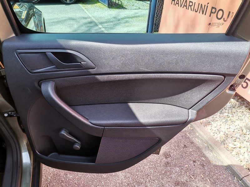 Škoda Yeti (2015) 1.2TSi 77kw Outdoor PDC Tažné - fotka 16 z 26