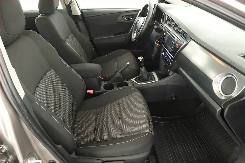 Toyota Auris (2013) 1.6 Valvematic, Serv.kniha - fotka 7 z 12