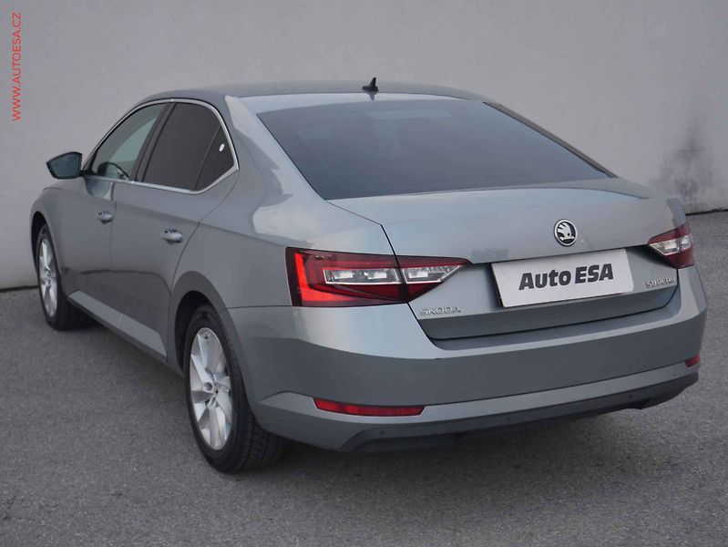 Škoda Superb (2016) 2.0TDi, ČR, AT, navi, bixen - fotka 6 z 15
