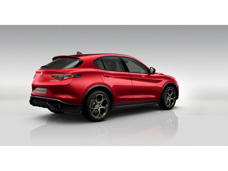 Alfa Romeo Stelvio (2026) 2.0 T 280k AT8 ZF Q4 4x4 Inten - fotka 3 z 6