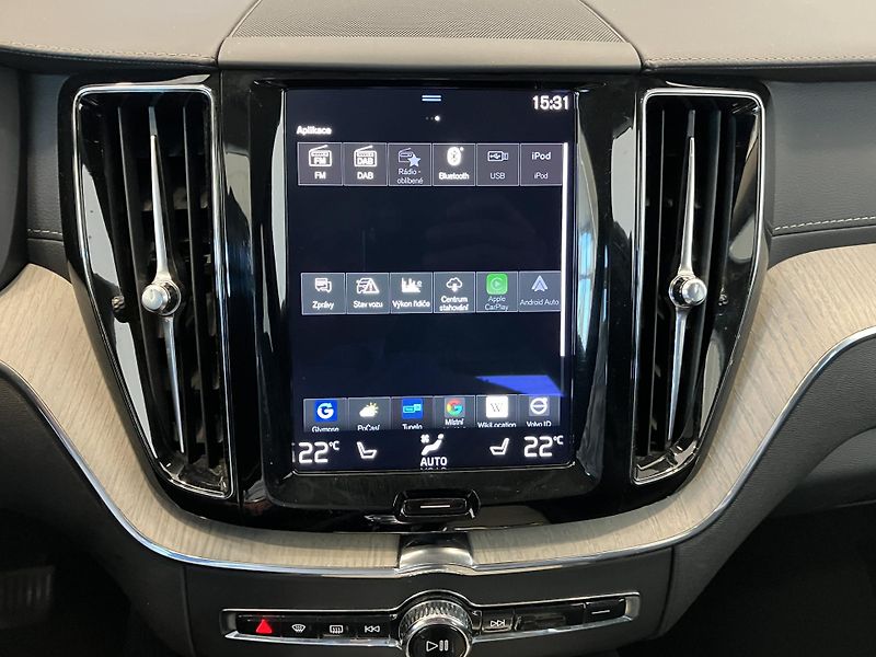 Volvo XC60 B4 AWD Inscription AT8, ČR - fotka 31 z 41