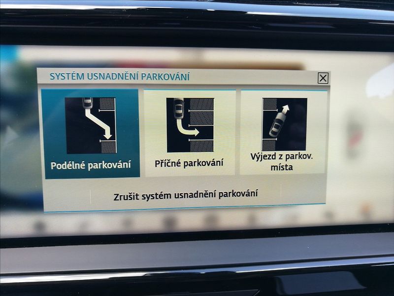Jaguar XE 2,0 T 52000 km - fotka 10 z 23