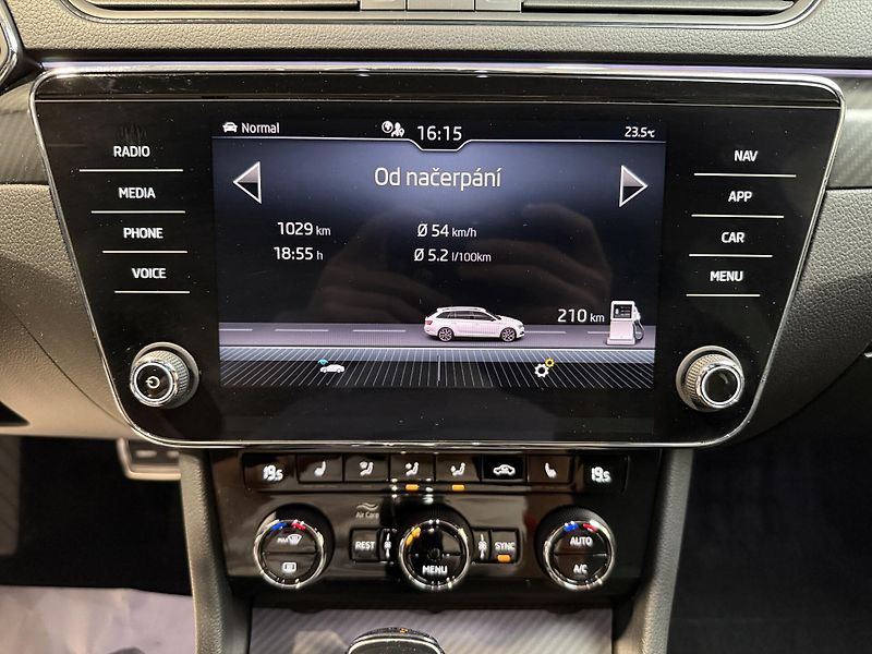 Škoda Superb 2.0 TDI 110kW SportLine Combi - fotka 7 z 14