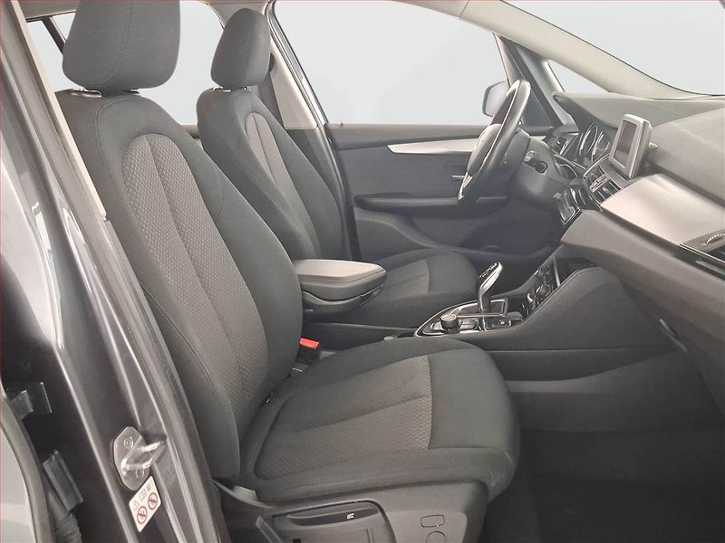 BMW Řada 2 (2018) 218i Gran Tourer, Automat - fotka 9 z 22