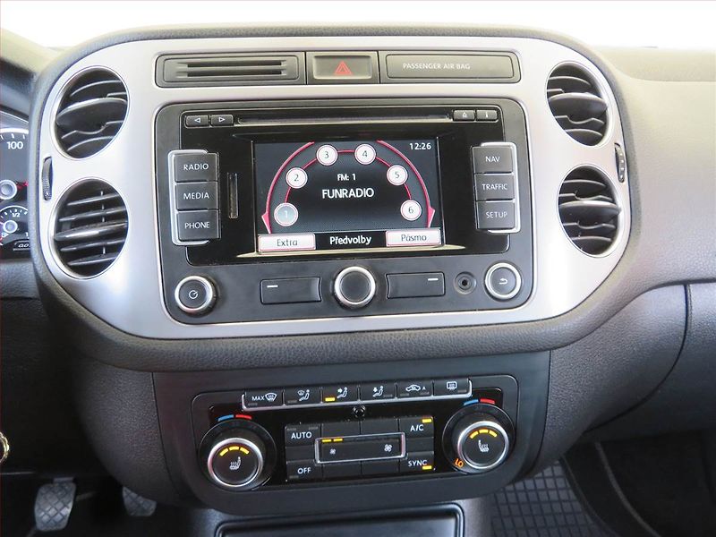 Volkswagen Tiguan (2015) 2.0 TDI, Serv.kniha, Navi - fotka 12 z 17