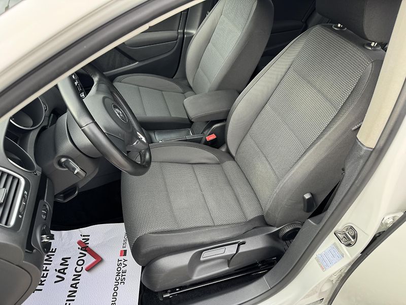 Volkswagen Golf 1,4TSi,rezervace - fotka 16 z 34