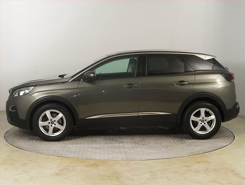 Peugeot 3008 (2020) Allure Pack 1.5 BlueHDi - fotka 3 z 21
