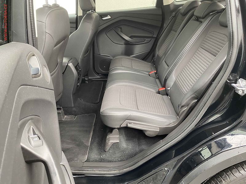 Ford Kuga (2019) 1.5 EB, Titanium, TZ, navi - fotka 10 z 17