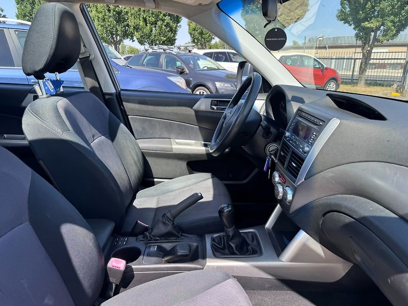 Subaru Forester (2008) 2,0i 110 KW TAŽNÉ SK STK - fotka 37 z 48