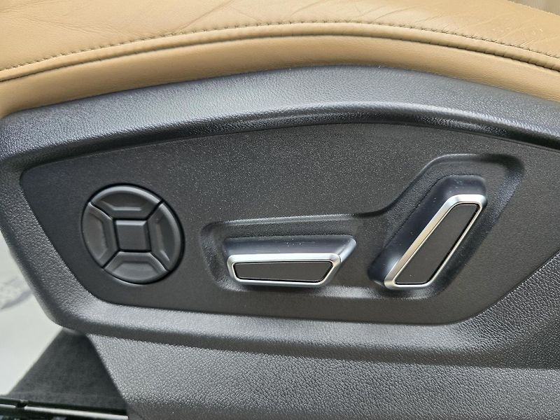 Audi Q7 3.0 V6 250kW MATRIX KŮŽE WEBAS - fotka 39 z 61