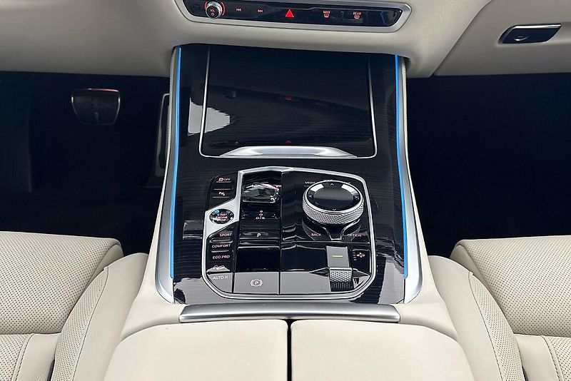 BMW X5 xDrive40d - fotka 10 z 20