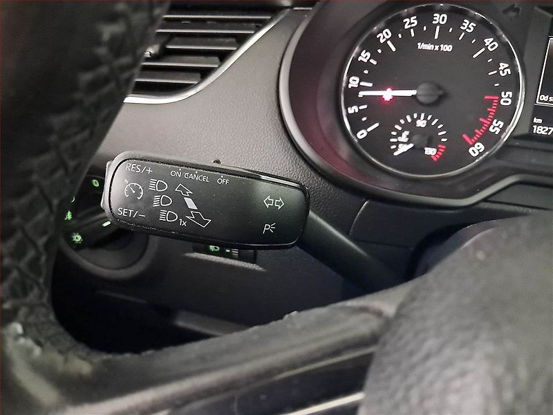 Škoda Octavia (2014) 1.6 TDI, Tempomat - fotka 18 z 19