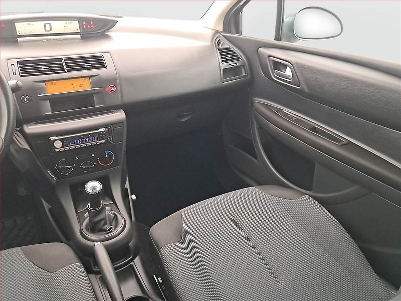 Citroën C4 (2006) 1.4 16V, po STK, dobrý stav - fotka 7 z 17