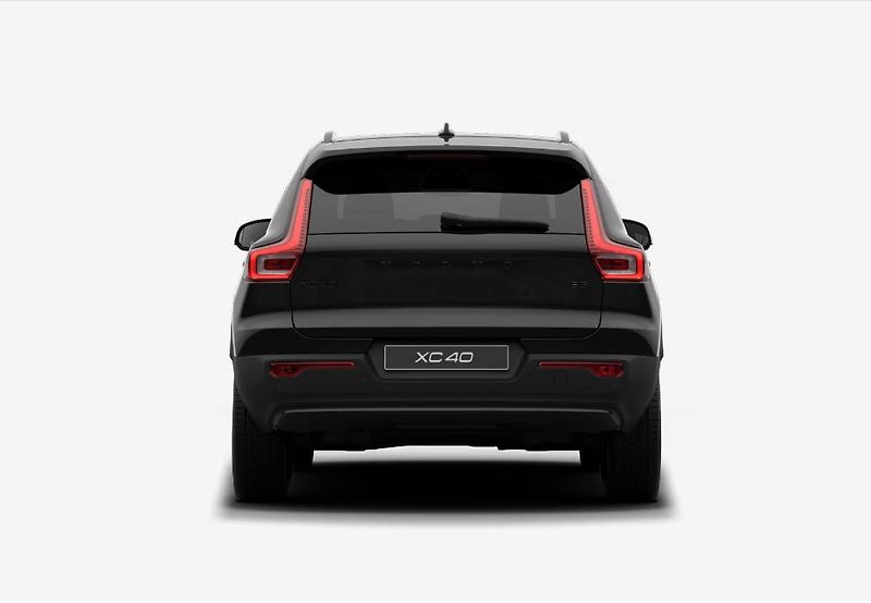 Volvo XC40 (2026) BLACK EDI B3 PLUS - fotka 3 z 8
