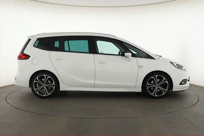 Opel Zafira (2016) 2.0 CDTI, Automat, 7 míst - fotka 6 z 21