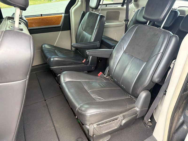 Chrysler Grand Voyager (2008)  3.8 RT LPG, Kůže EU 2008 - fotka 12 z 20