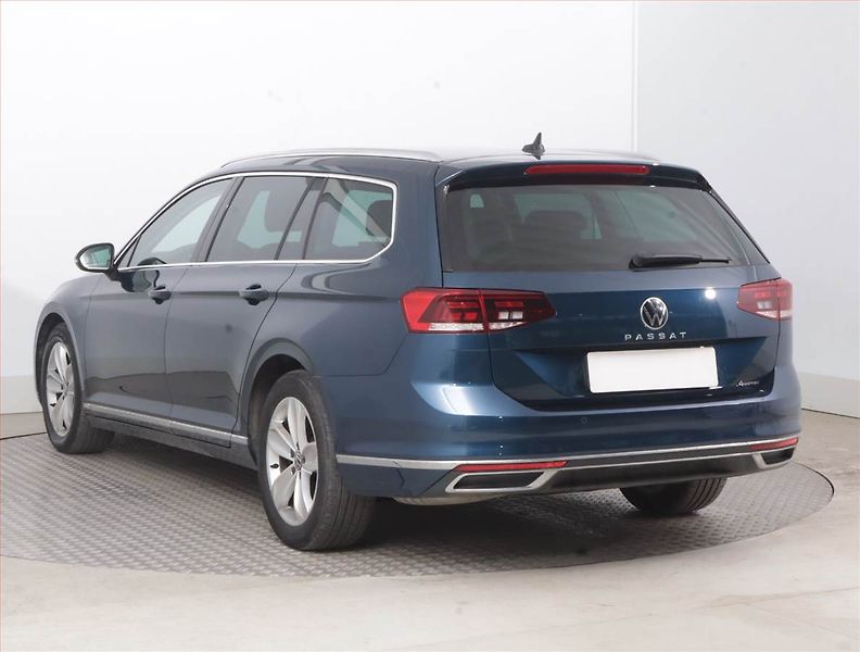 Volkswagen Passat (2021) Elegance 2.0 TDI - fotka 4 z 22