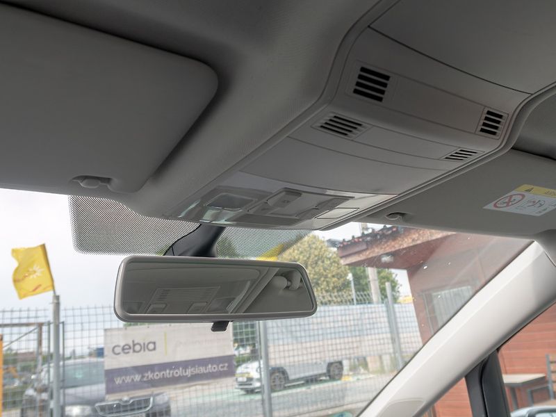 Volkswagen Touran (2019) 2.0TDI 110KW – Cebia 5*! - fotka 31 z 53
