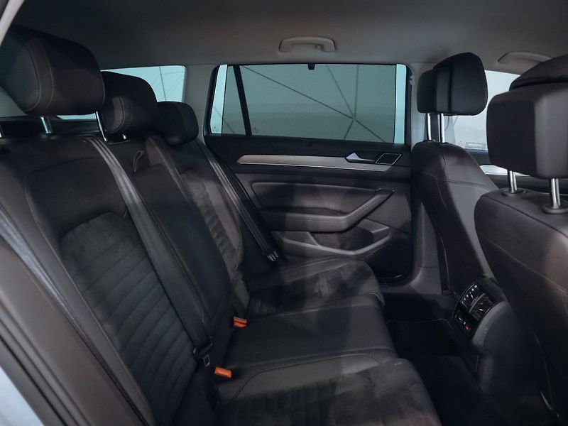 Volkswagen Passat Variant 1.5 TSI Highline Variant - fotka 25 z 28