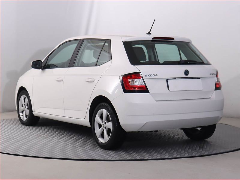 Škoda Fabia (2015) Ambition 1.2 TSI, Serv.kniha - fotka 4 z 16