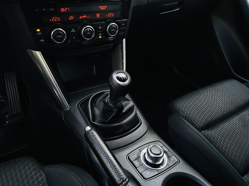 Mazda CX-5 2.0i MANUÁL 4x4 1MAJITEL TAŽNÉ - fotka 35 z 40