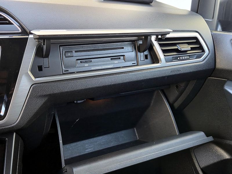 Volkswagen Touran 1,2TSi, 7míst, CEBIA   - fotka 33 z 44