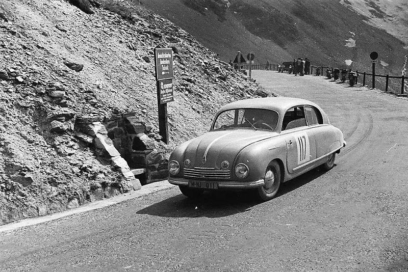 Tatra 600 Tatraplan.