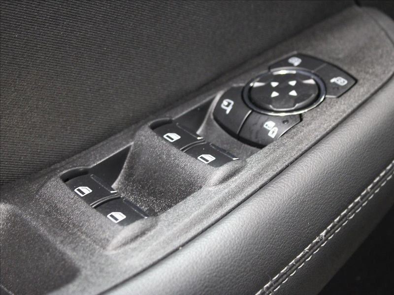 Ford S-MAX 2,0 TDCi 1.majitel - fotka 15 z 32