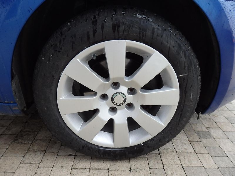 Škoda Octavia 2.0 TDI 110 kW DIGI. KLIMA - fotka 14 z 17