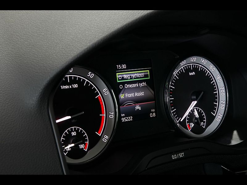 Škoda Karoq 1.5TSI 110kW Sportline Tažné - fotka 31 z 36