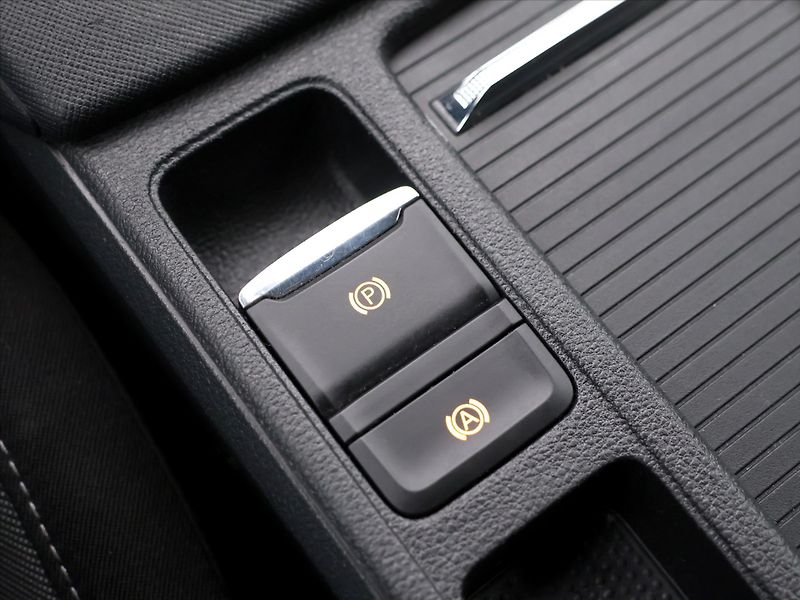 Škoda Octavia 2.0 TDI 85kW CZ Ambition 2.maj - fotka 26 z 35