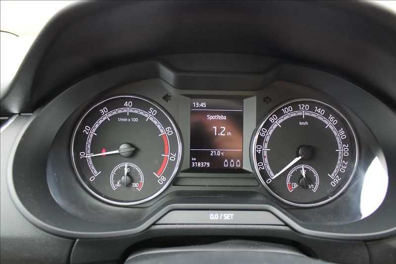 Škoda Octavia 1,5 TSi  AMBITION, DPH, ČR - fotka 15 z 29