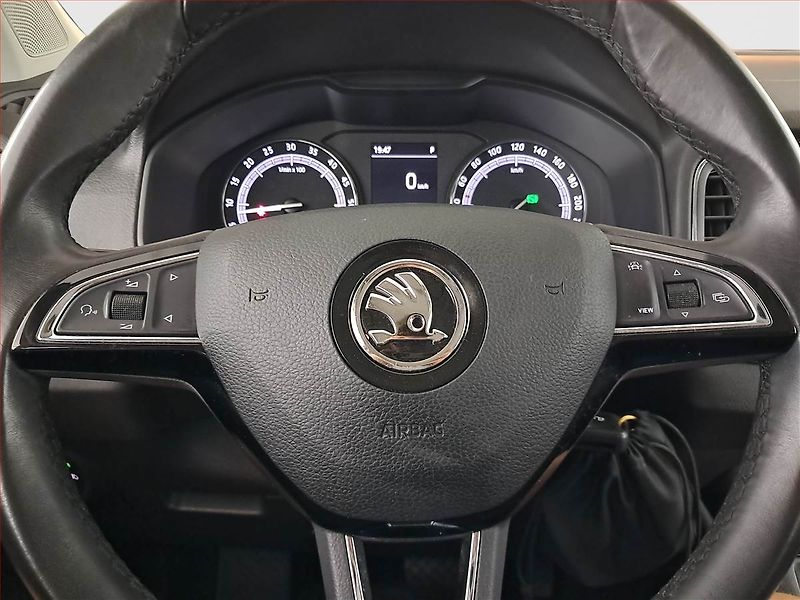 Škoda Karoq (2021) Ambition 1.6 TDI - fotka 17 z 20
