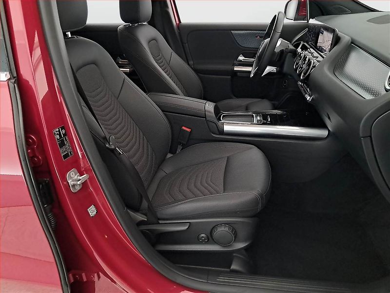 Mercedes-Benz GLA (2024) 200 d 4MATIC - fotka 9 z 22
