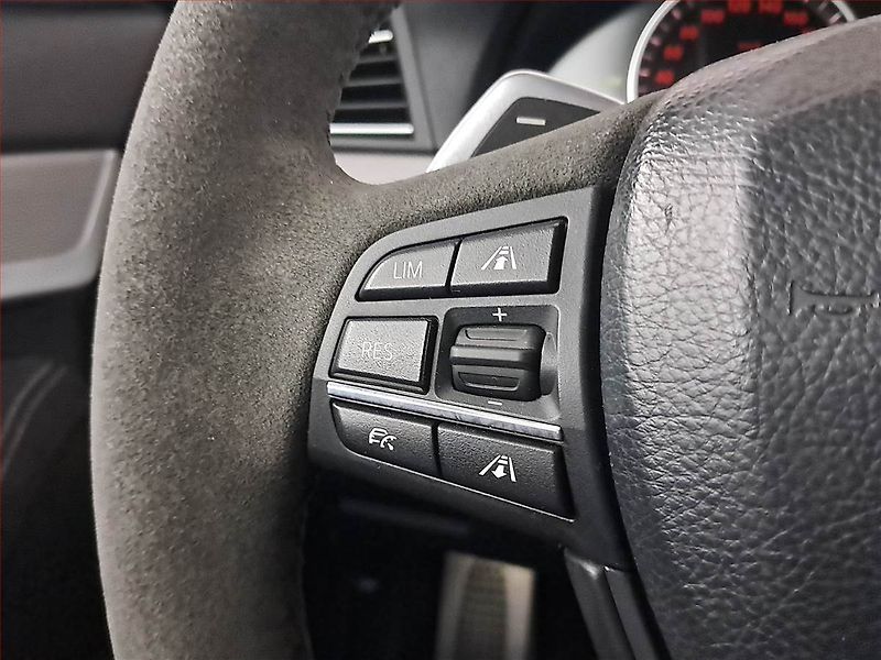 BMW Řada 5 (2011) M Paket 530d xDrive, 4X4 - fotka 17 z 23