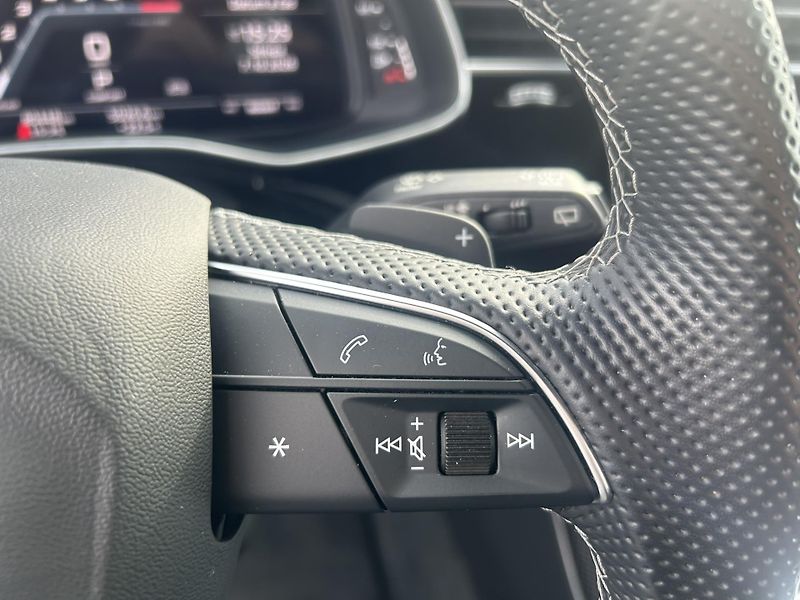 Audi SQ8 4.0 TFSI - fotka 16 z 24