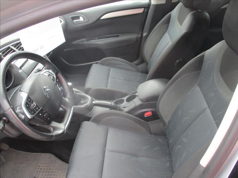 Citroën C4 1,6 HDi, klima,serv.kniha,CZ - fotka 13 z 24