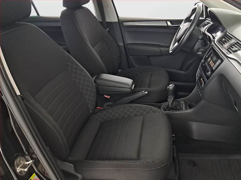 Škoda Rapid (2017) Spaceback 1.0 TSI, Navi - fotka 9 z 17