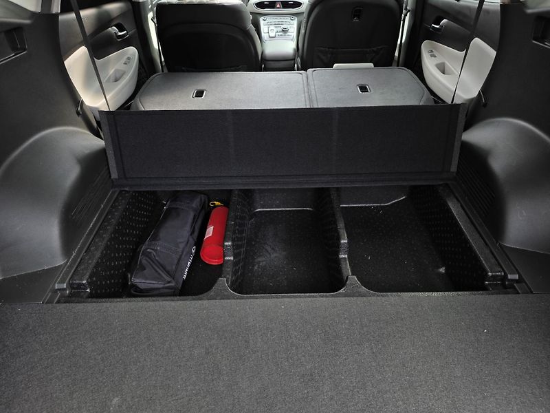 Hyundai Santa Fe 1.6-HYBRID-PREMIUM-PANORAMA - fotka 28 z 44