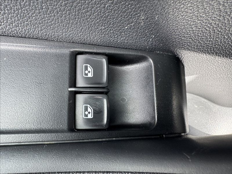 Škoda Fabia 1,0 TSI DPH tažné 1.maj. ČR - fotka 23 z 50
